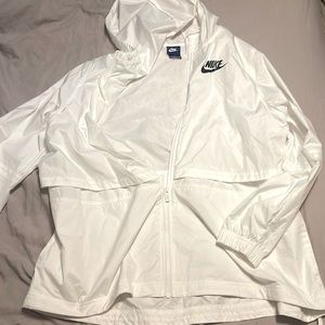 Lightweight parka by Nike brand. Size L NWOT